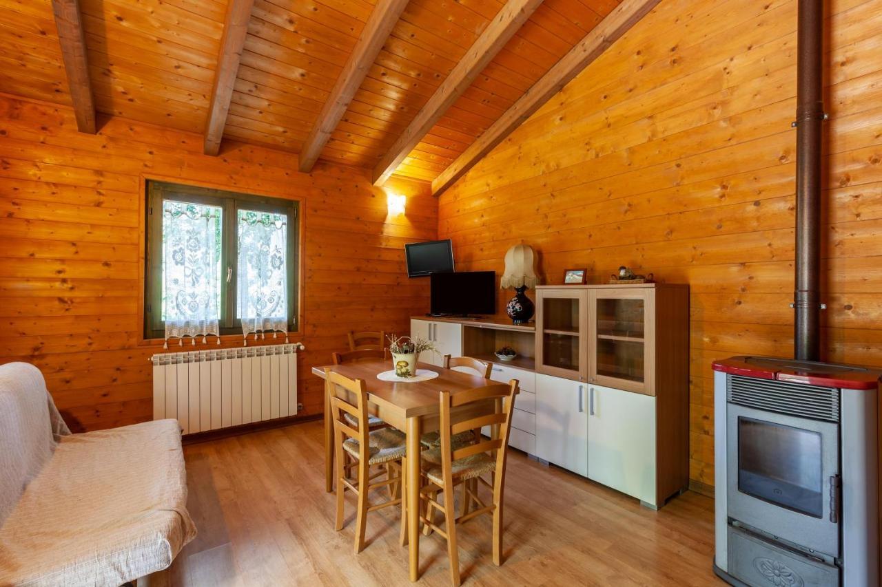 Villaggio Anemone - Chalet Mirtillo Capanne di Sillano 外观 照片